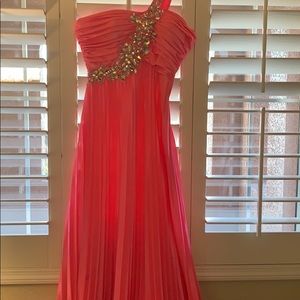 Pink pleated dress with sequence